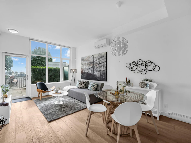 TH05-200 Nelson's Crescent, New Westminster, BC, V3L 0H4 - 2