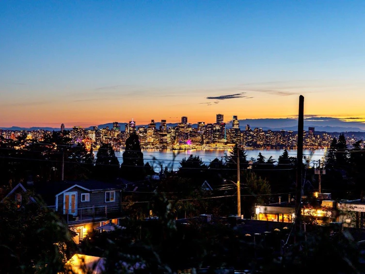 635 E Keith Road, North Vancouver, BC, V7L 1W4 - 2