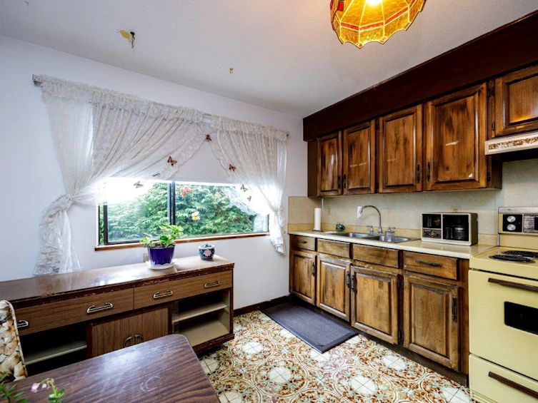 635 E Keith Road, North Vancouver, BC, V7L 1W4 - 6