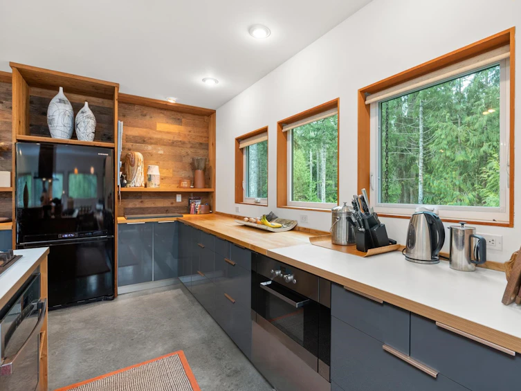 9752 Secret Road, Halfmoon Bay, BC, V7Z 1G1 - 10