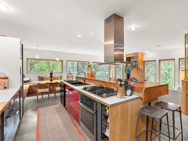 9752 Secret Road, Halfmoon Bay, BC, V7Z 1G1 - 11