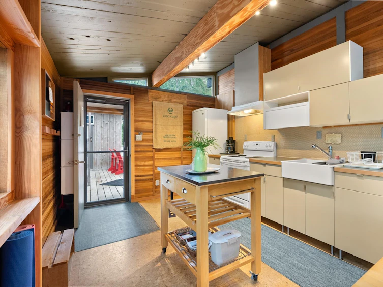9752 Secret Road, Halfmoon Bay, BC, V7Z 1G1 - 24