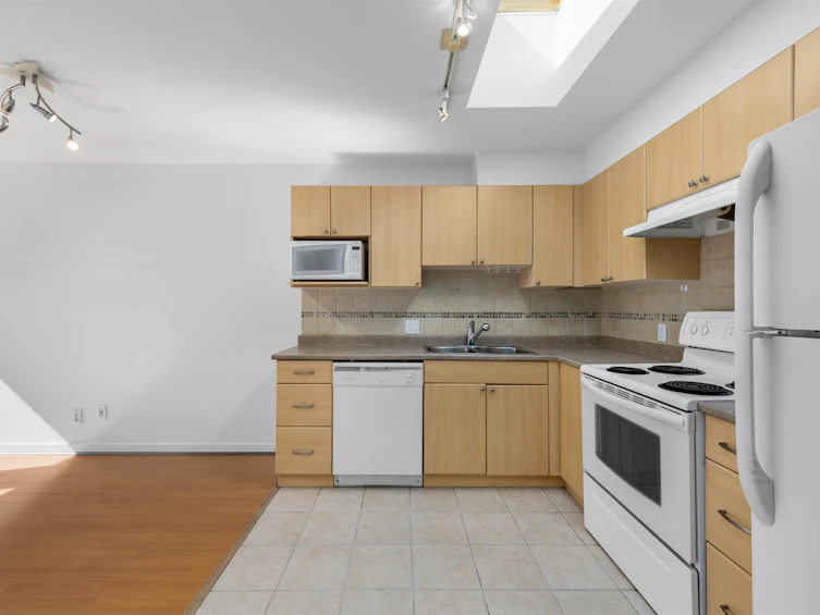 406-2891 E Hastings Street, Vancouver, BC, V5K 5J8 - 5