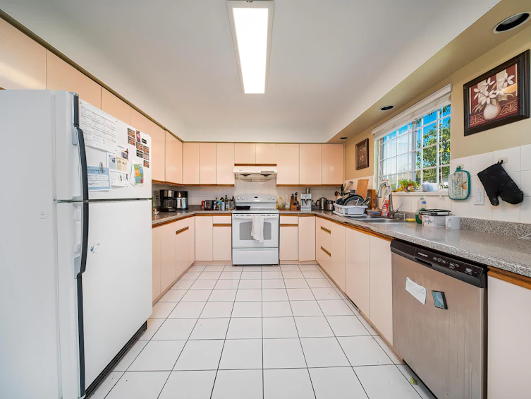 6131 No. 2 Road, Richmond, BC, V7C 3L3 - 9