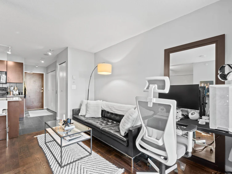 1111-933 Hornby Street, Vancouver, BC, V6Z 3G4 - 3