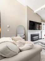 210 11771 King Road