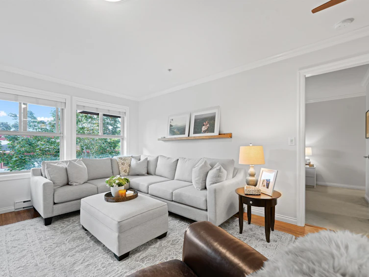 310-3355 Rosemary Heights Drive, Surrey, BC, V3Z 2H5 - 2