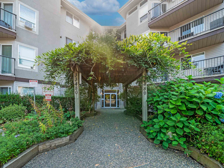 202-33480 George Ferguson Way, Abbotsford, BC, V2S 8G1 - 2