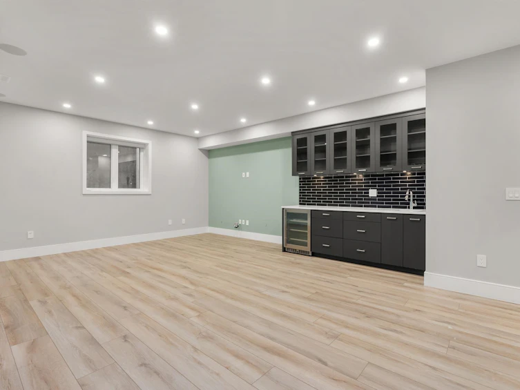 7739 Lee Street, Burnaby, BC, V3N 4B9 - 32