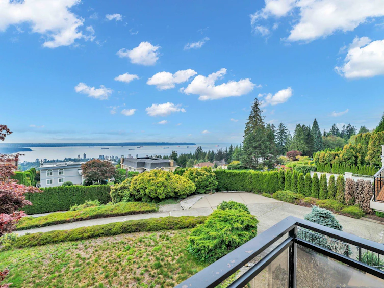 2171 Westhill Wynd, West Vancouver, BC, V7S 2Z3 - 2