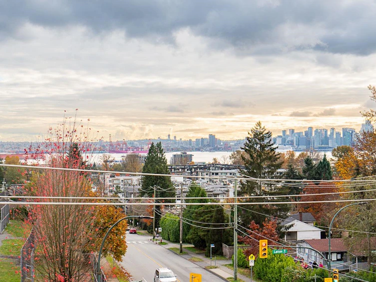 1710 Larson Road, North Vancouver, BC, V7M 2Z4 - 3