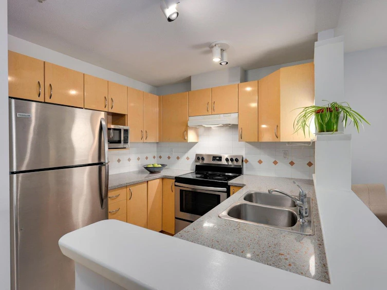 301-2983 W 4th Avenue, Vancouver, BC, V6K 1R5 - 8