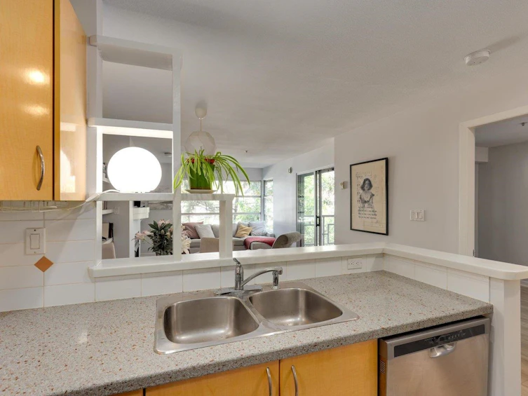 301-2983 W 4th Avenue, Vancouver, BC, V6K 1R5 - 10