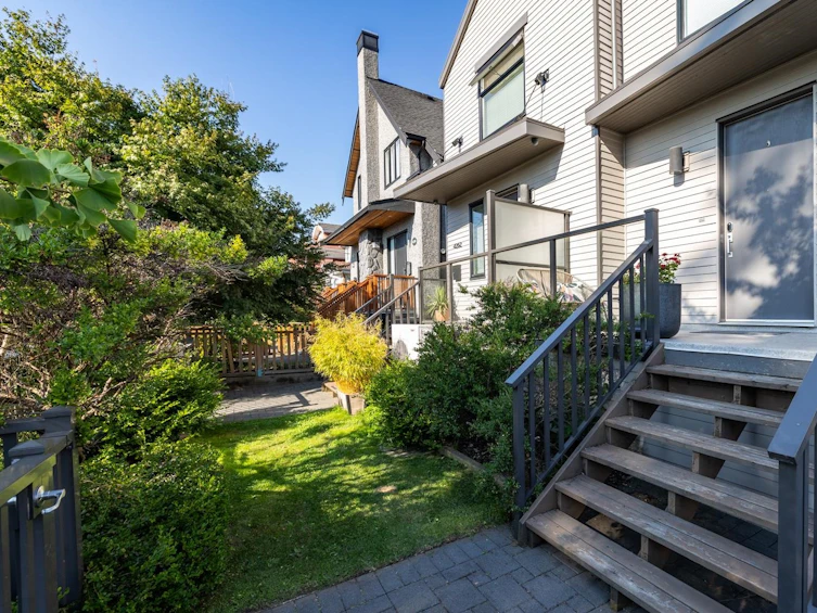 4268 Inverness Street, Vancouver, BC, V5V 4W8 - 3