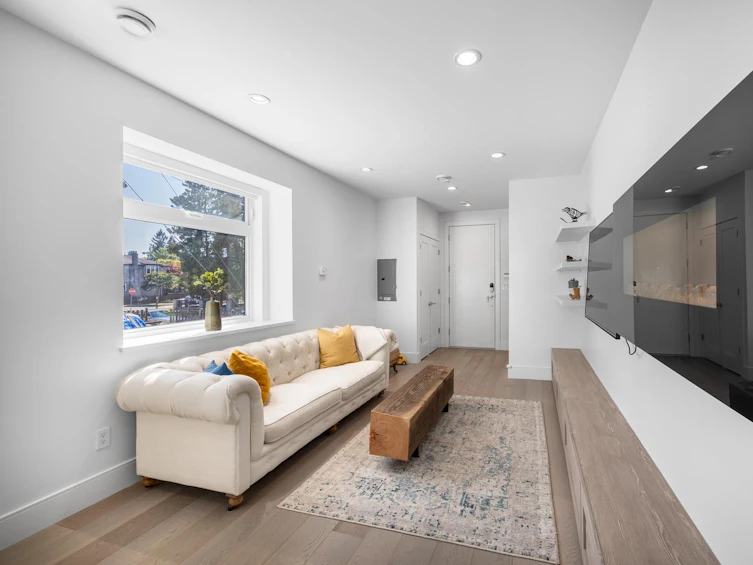 4268 Inverness Street, Vancouver, BC, V5V 4W8 - 6