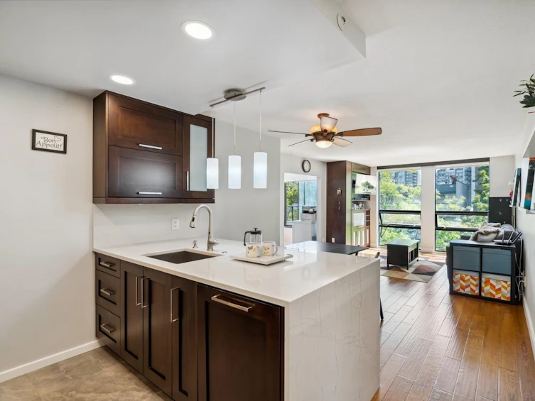 308-811 Helmcken Street, Vancouver, BC, V6Z 1B1