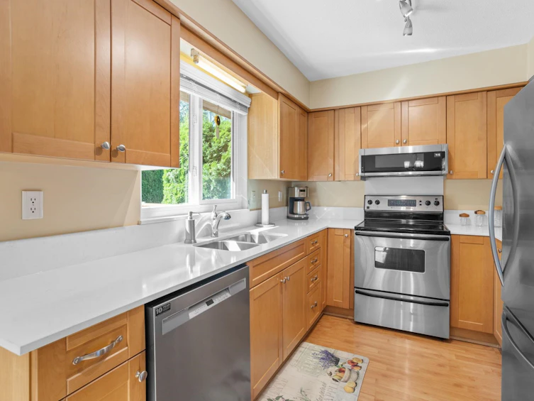 959 Pelton Avenue, Coquitlam, BC, V3J 2J3 - 8