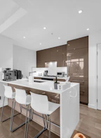 310 5189 Cambie Street