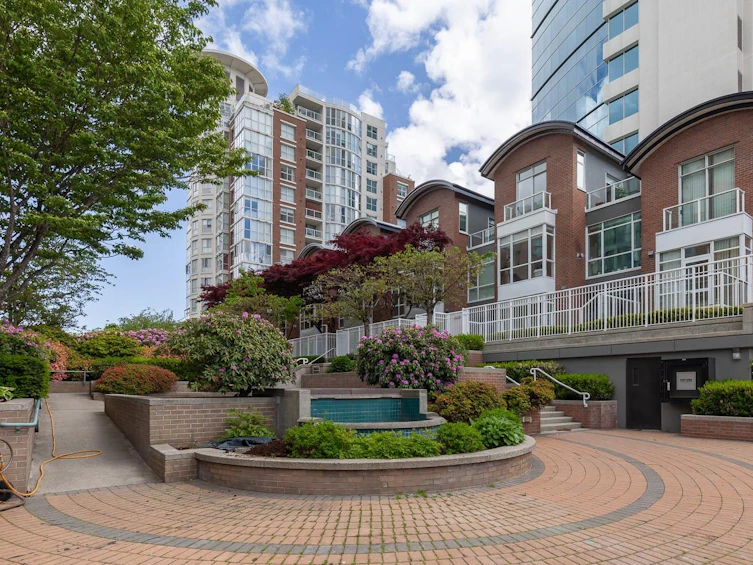 1228 Quebec Street, Vancouver, BC, V6A 4G7 - 3