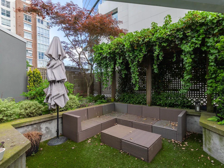 1228 Quebec Street, Vancouver, BC, V6A 4G7 - 22