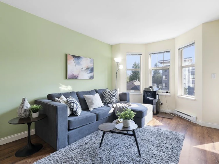312-5438 198, Langley, BC, V3A 1G2 - 2