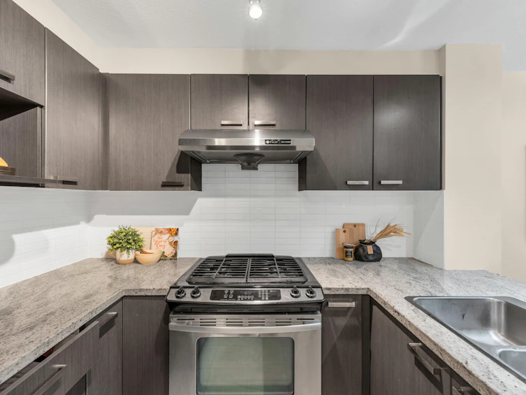 215-9399 Tomicki Avenue, Richmond, BC, V6X 0H6 - 11