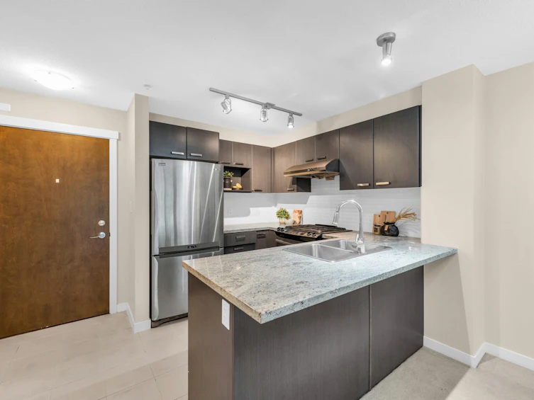 215-9399 Tomicki Avenue, Richmond, BC, V6X 0H6 - 12