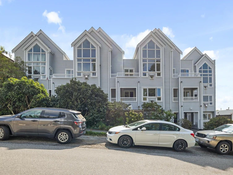302-1330 Graveley Street, Vancouver, BC, V5L 3A2 - 2