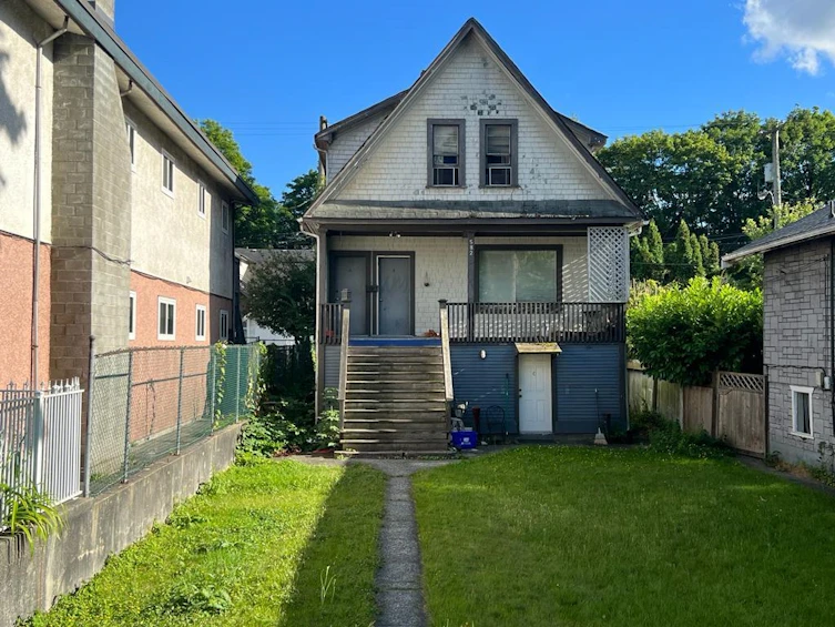 582 West 16th Avenue, Vancouver, BC, V5Z 1S4 - 2