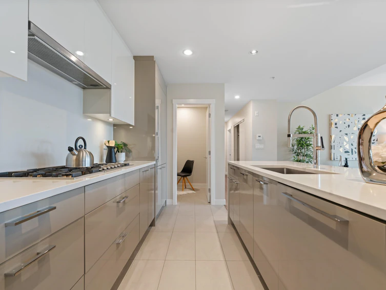 302-4488 Cambie Street, Vancouver, BC, V5Y 0M2 - 12