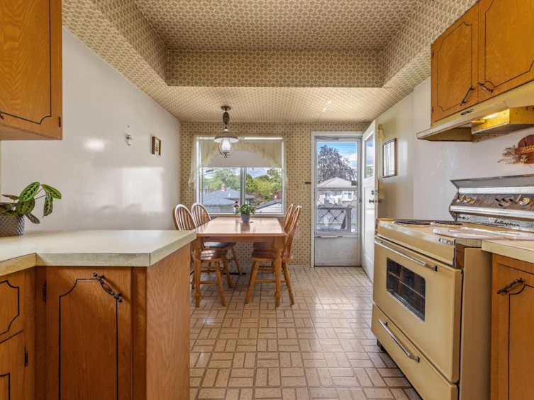 2721 E 22nd Avenue, Vancouver, BC, V5M 2X8 - 4