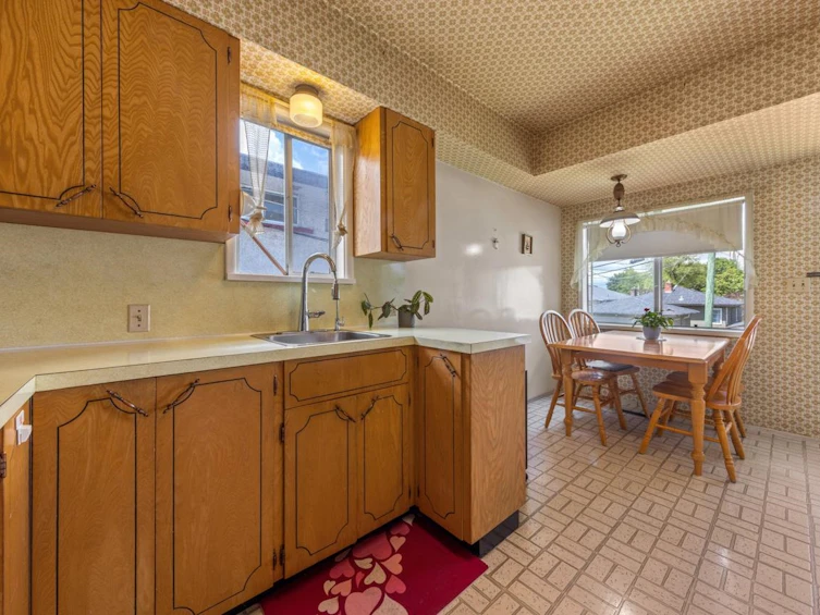 2721 E 22nd Avenue, Vancouver, BC, V5M 2X8 - 5