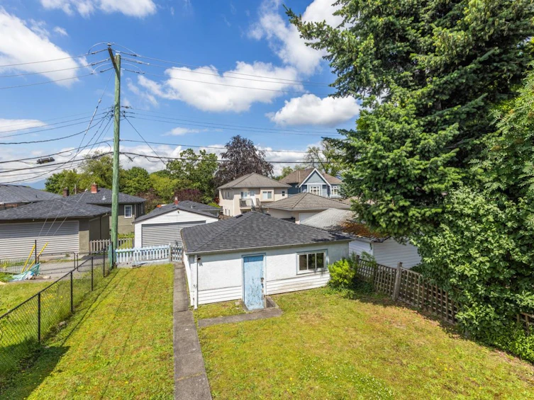 2721 E 22nd Avenue, Vancouver, BC, V5M 2X8 - 17