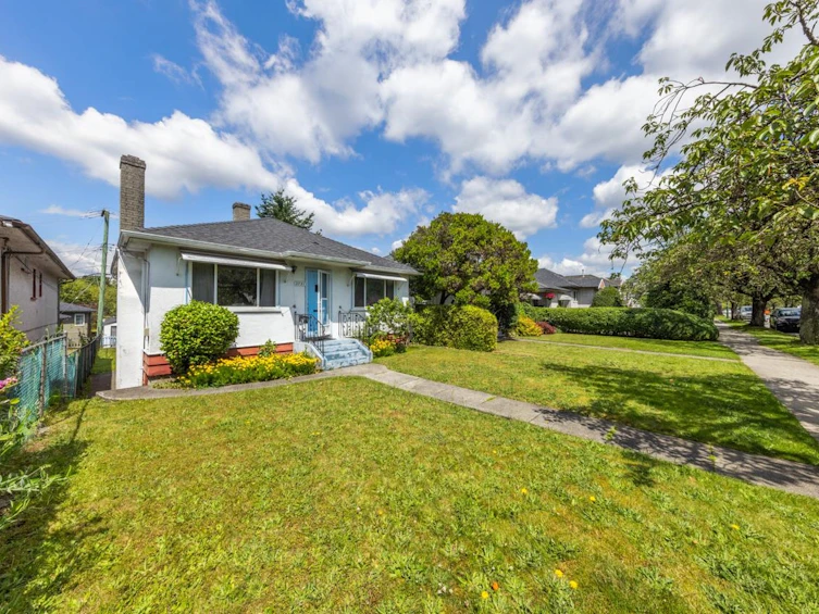 2721 E 22nd Avenue, Vancouver, BC, V5M 2X8 - 19