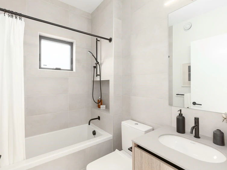 3870 Prince Albert Street, Vancouver, BC, V5V 1Y3 - 16