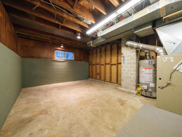 6267 Dawson Street, Burnaby, BC, V5B 2W5 - 25