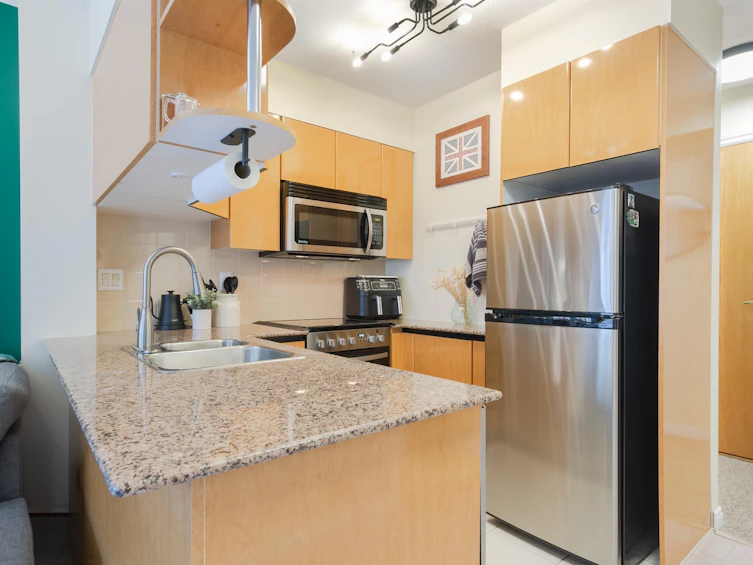 901-1189 Howe Street, Vancouver, BC, V6Z 2X4 - 13