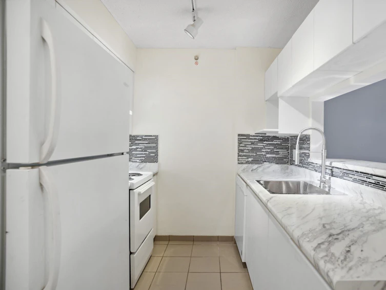 210-3489 Ascot Place, Vancouver, BC, V5R 6B6 - 7