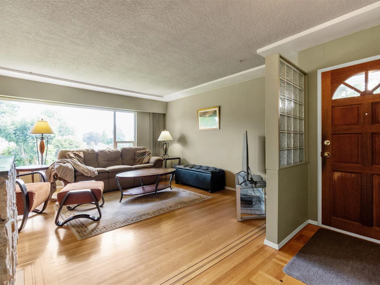 8787 Crest Drive, Burnaby, BC, V3N 4A1 - 2
