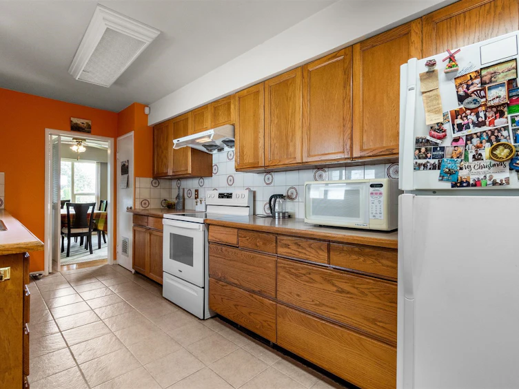 8787 Crest Drive, Burnaby, BC, V3N 4A1 - 9