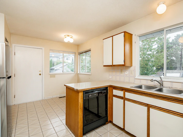 21 North Stratford Avenue, Burnaby, BC, V5B 1L1 - 11