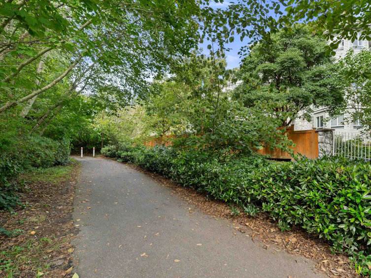 304-1281 Parkgate Avenue, North Vancouver, BC, V7H 3A3 - 34