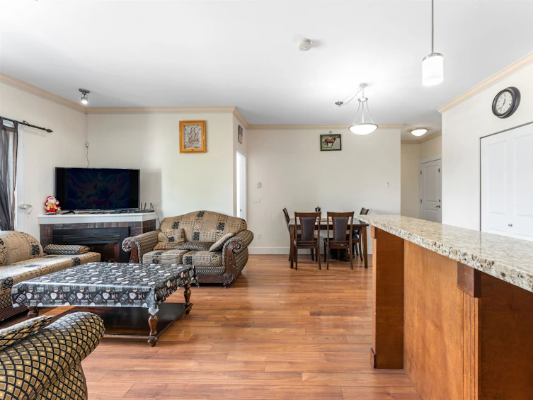412-8168 120a, Surrey, BC, V3W 3P3 - 7