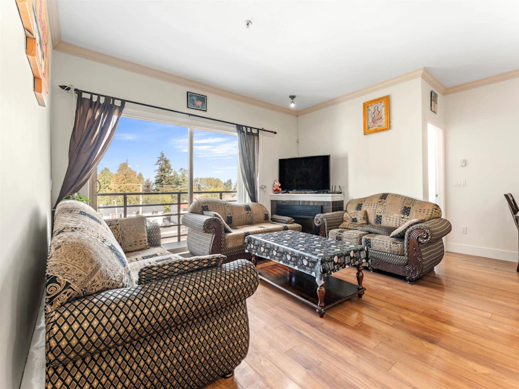 412-8168 120a, Surrey, BC, V3W 3P3 - 10