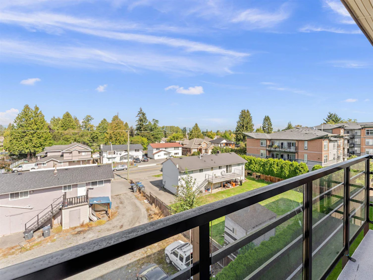 412-8168 120a, Surrey, BC, V3W 3P3 - 11