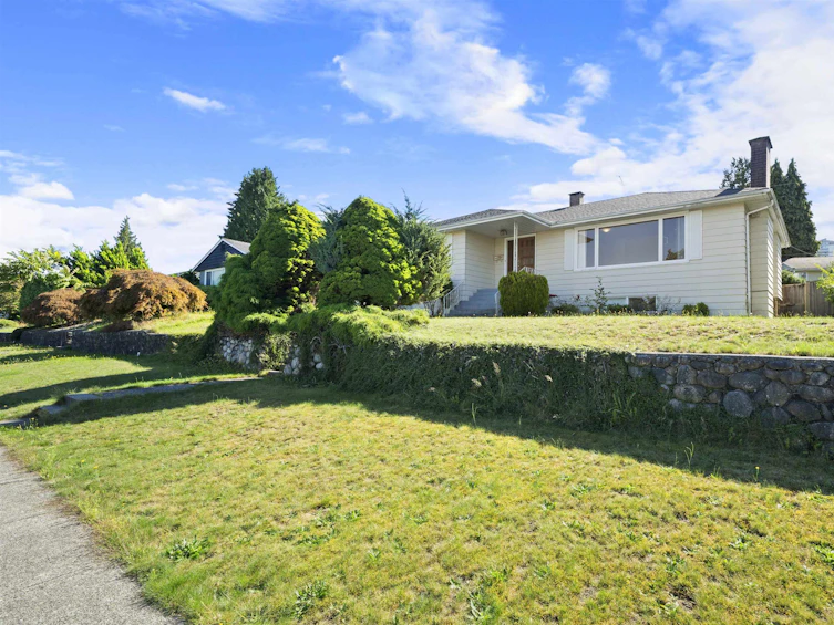 4284 Hazelwood Crescent, Burnaby, BC, V5G 2R2 - 37
