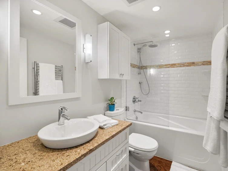 2308 Vine Street, Vancouver, BC, V6K 3K5 - 33