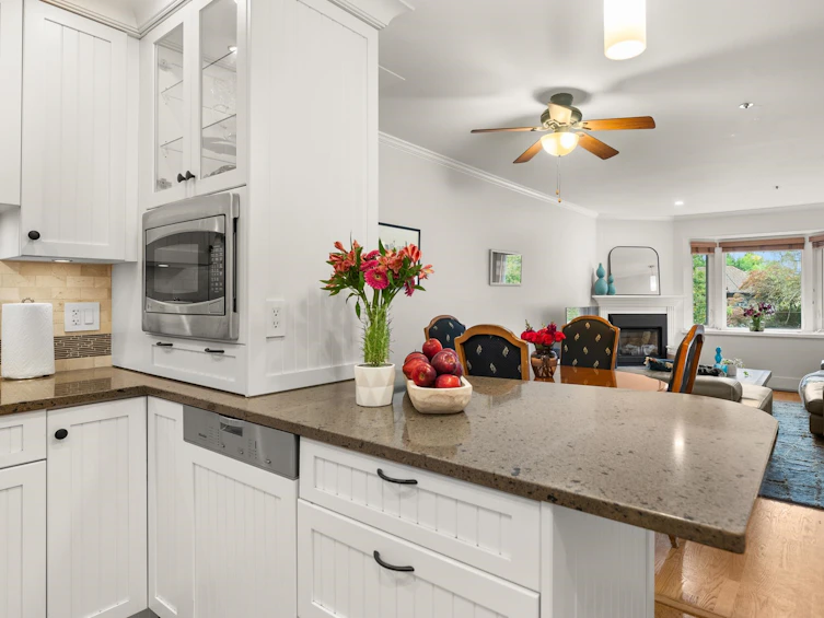 2308 Vine Street, Vancouver, BC, V6K 3K5 - 16