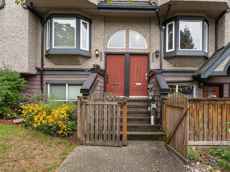2308 Vine Street, Vancouver, BC, V6K 3K5 - 24