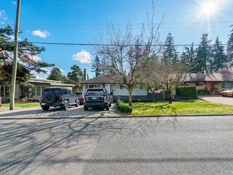 3936 Southwood Street, Burnaby, BC, V5J 2E4 - 3
